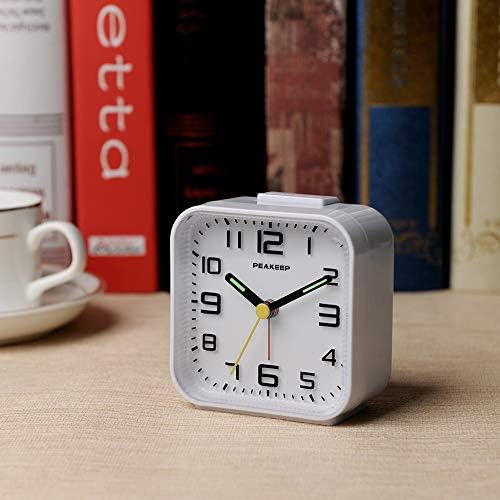 Peakeep 3D Numbers Analog Alarm Clock with Snooze and Battery Power