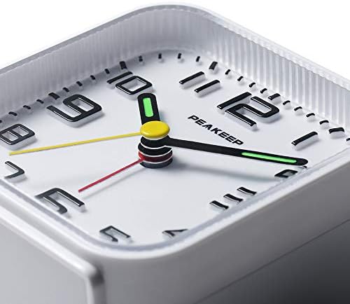 Peakeep 3D Numbers Analog Alarm Clock with Snooze and Battery Power