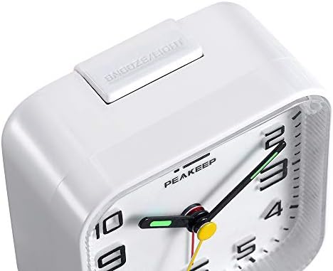 Peakeep 3D Numbers Analog Alarm Clock with Snooze and Battery Power