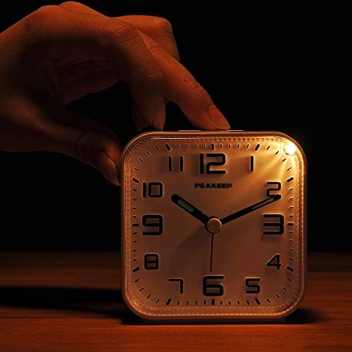 Peakeep 3D Numbers Analog Alarm Clock with Snooze and Battery Power