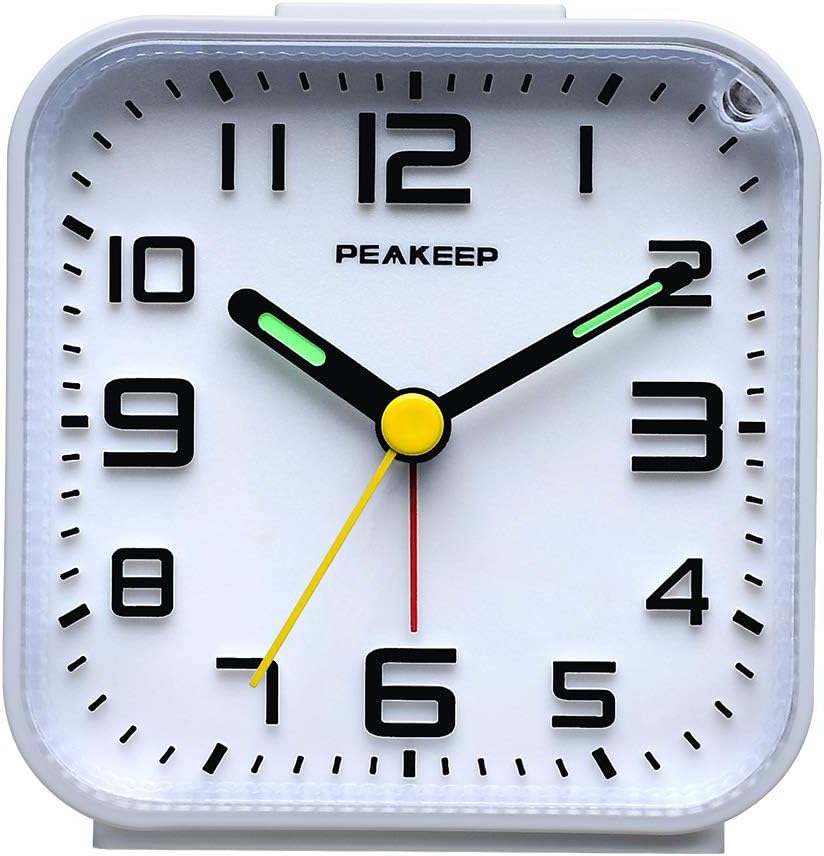 Peakeep 3D Numbers Analog Alarm Clock with Snooze and Battery Power
